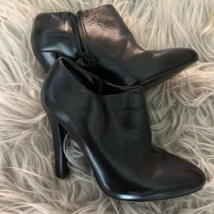 Lauren Ralph Lauren Black Booties size 5